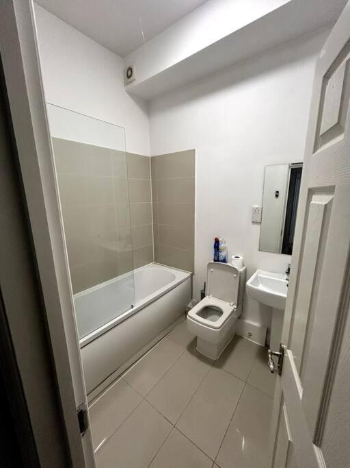 Leicester Spacious Flat With Free Parking Екстер'єр фото
